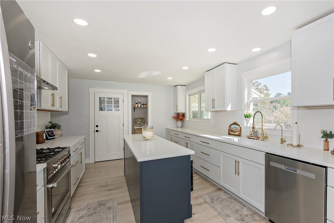 694 Simich Drive Property Photo 14