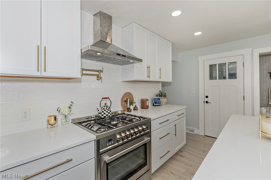 694 Simich Drive Property Photo 16