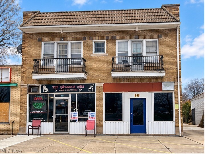 560 E 200th Street Property Photo 1