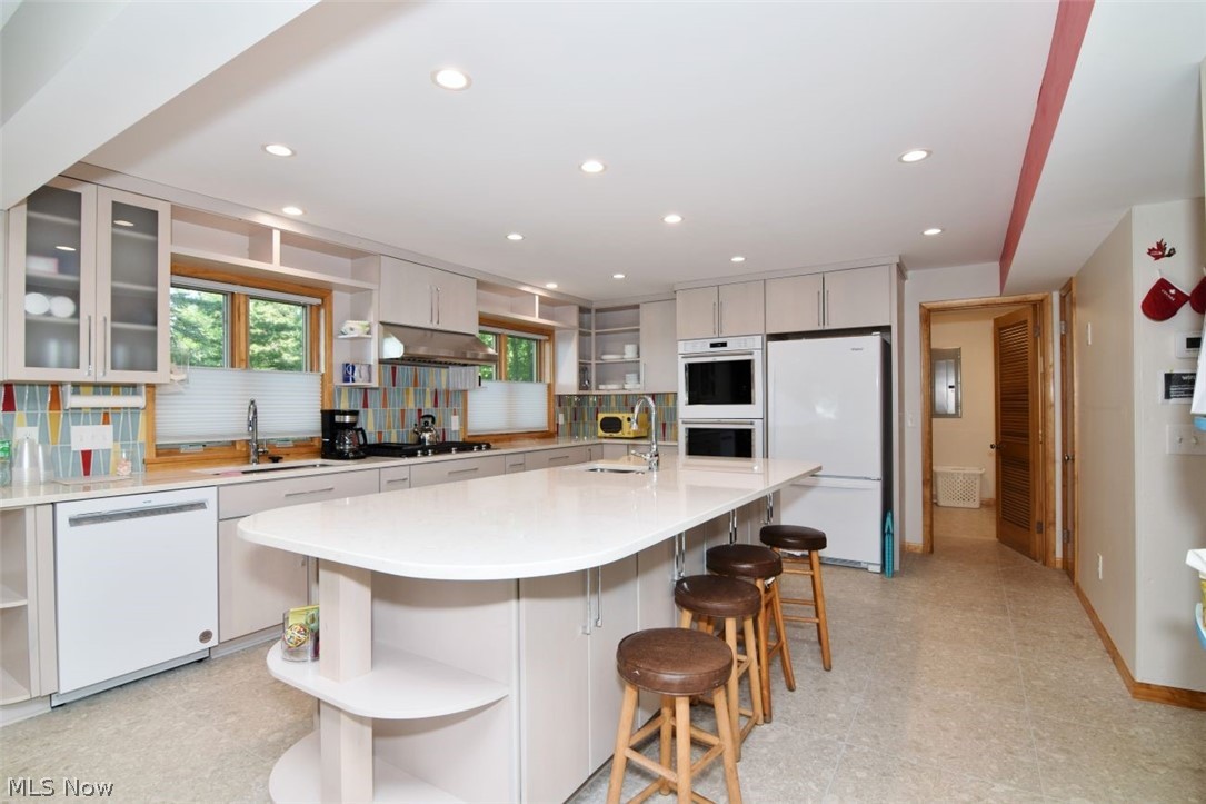 5249432 Property Photo 3