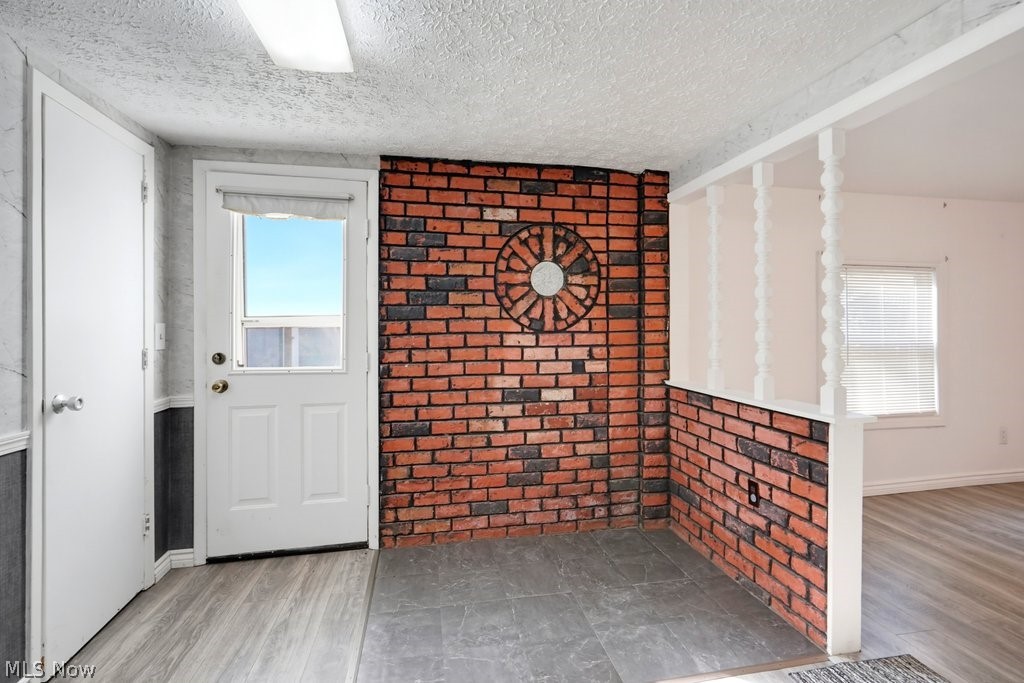 2456 Delaware Avenue Property Photo 4