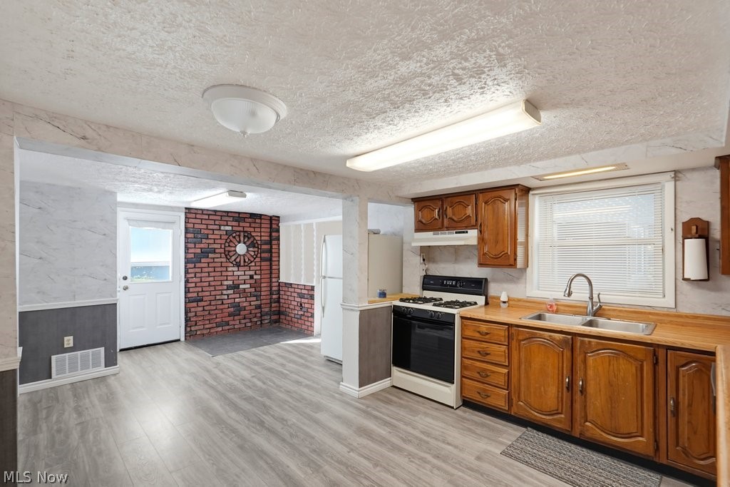 2456 Delaware Avenue Property Photo 9