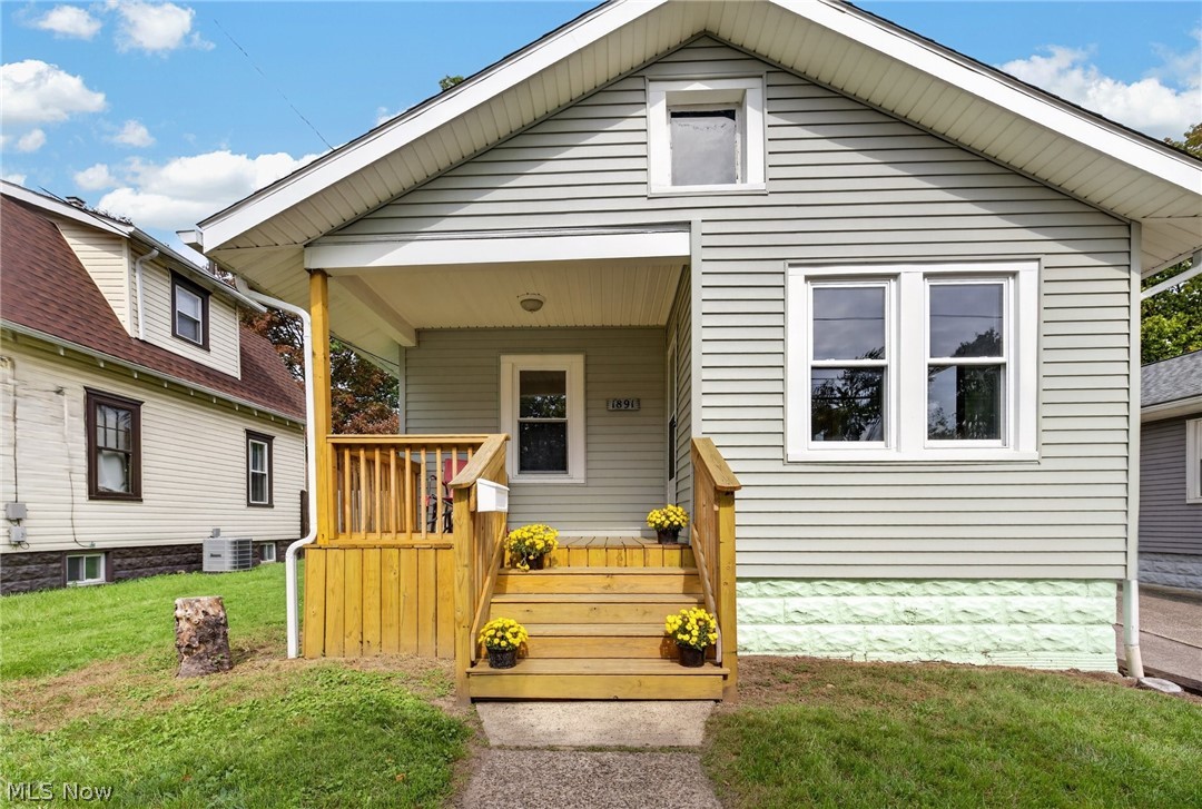 1891 Ford Avenue Property Photo 2