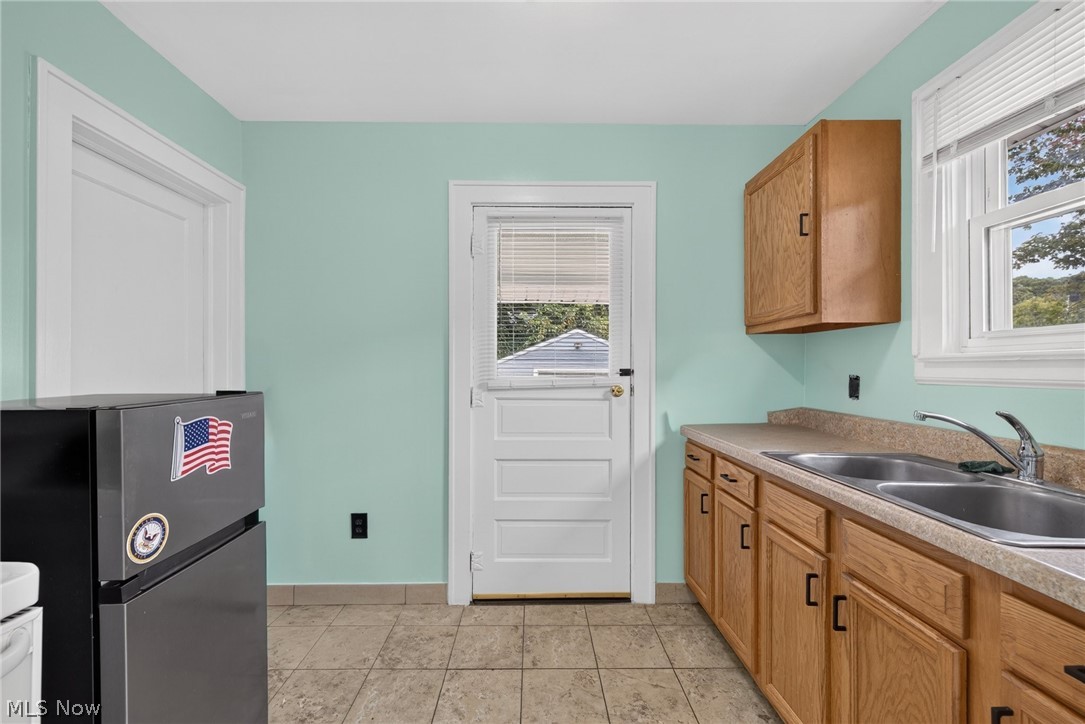 1891 Ford Avenue Property Photo 23