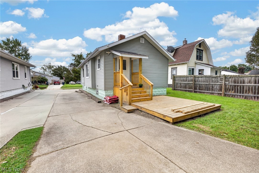 1891 Ford Avenue Property Photo 33