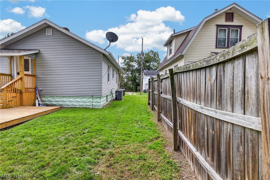 1891 Ford Avenue Property Photo 35
