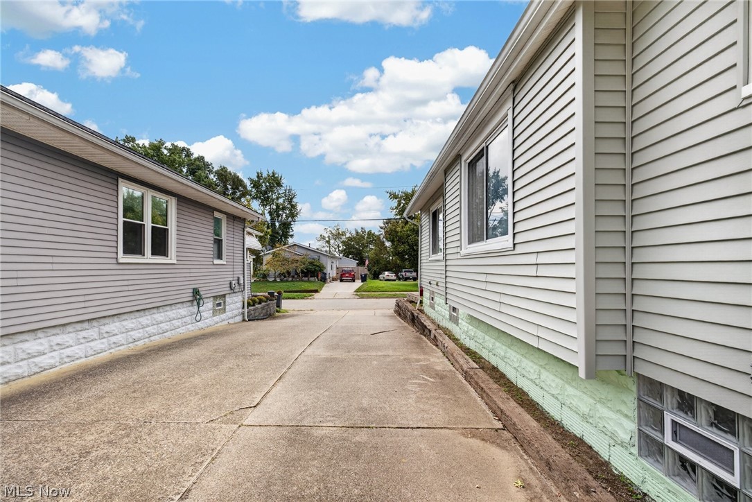 1891 Ford Avenue Property Photo 36