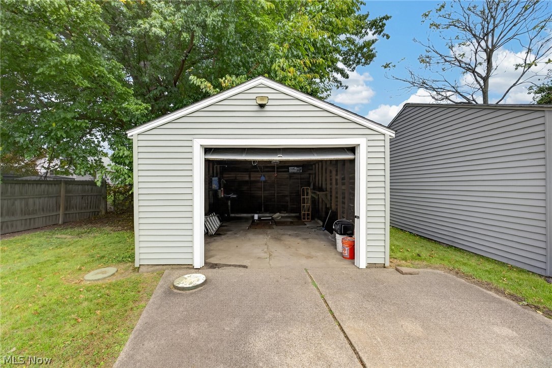 1891 Ford Avenue Property Photo 38