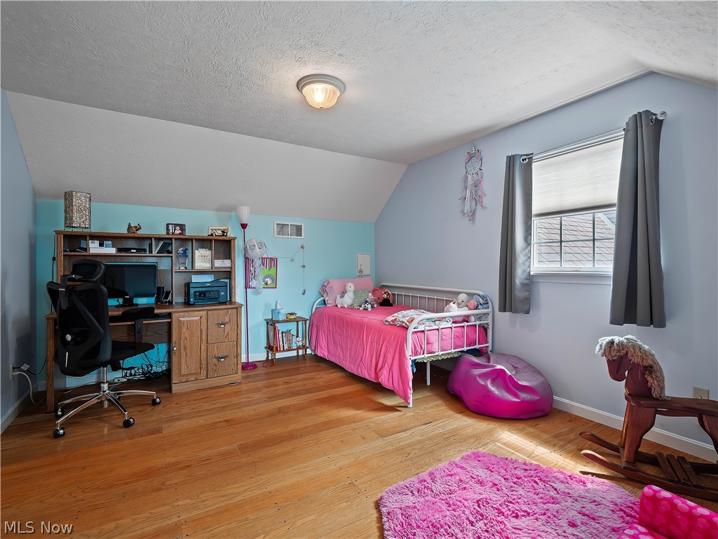 596 Longstreet Property Photo 34