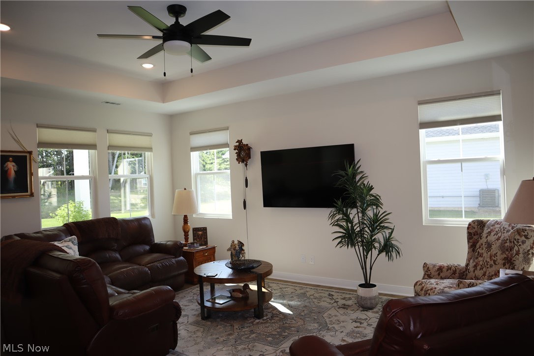2163 Myla Way Property Photo 4
