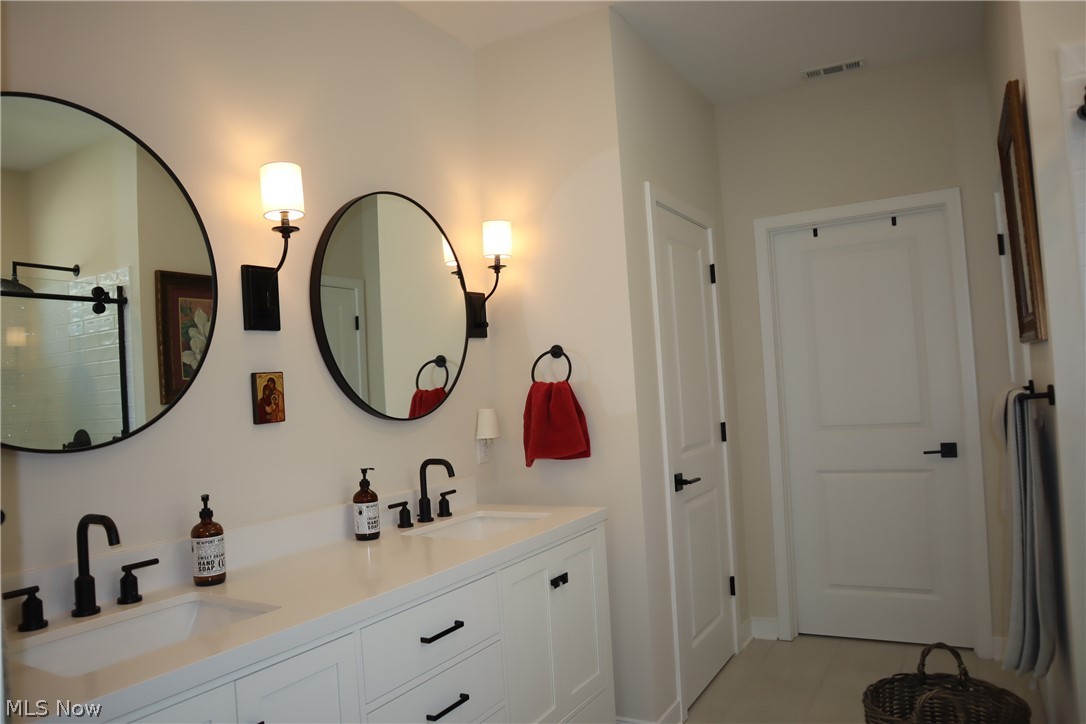 2163 Myla Way Property Photo 13