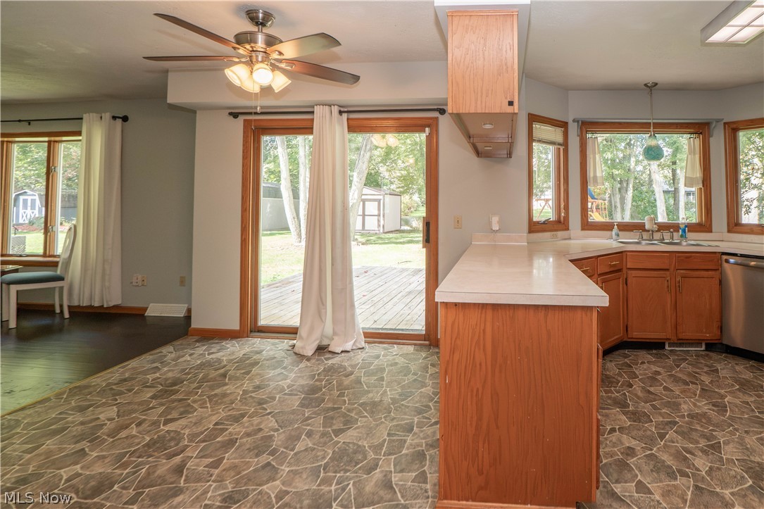 498 Herbert Road Property Photo 14