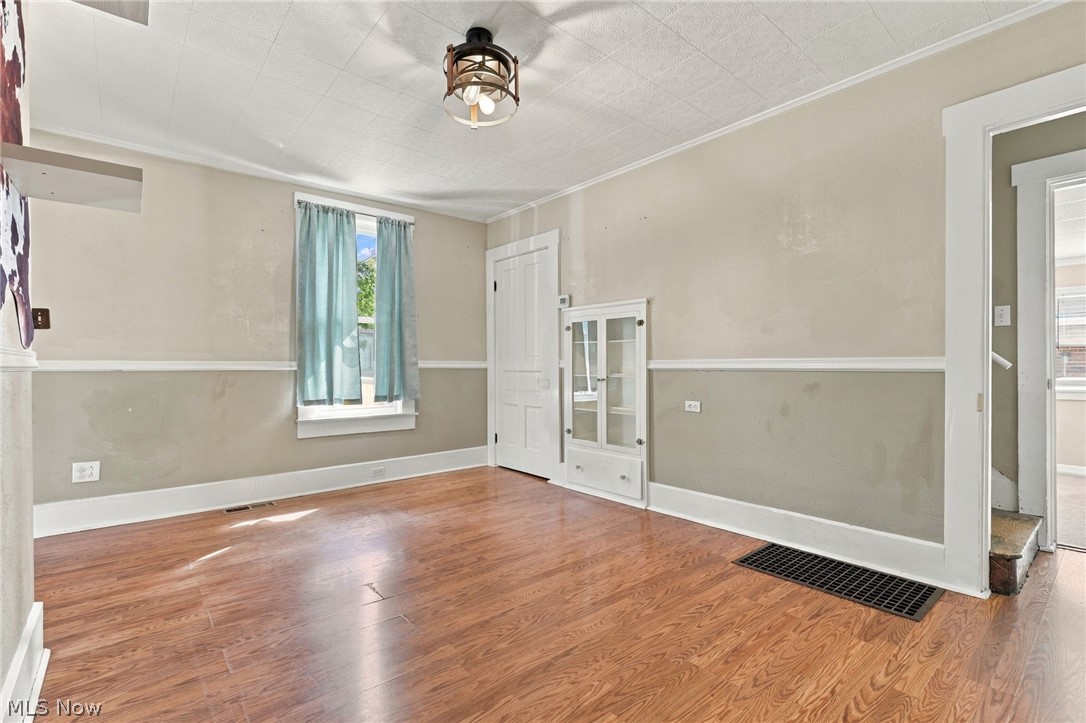 49 W 8th Street Property Photo 8