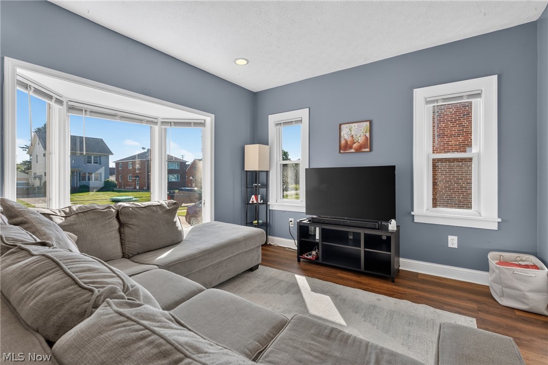 4434 Forestwood Drive Property Photo 4