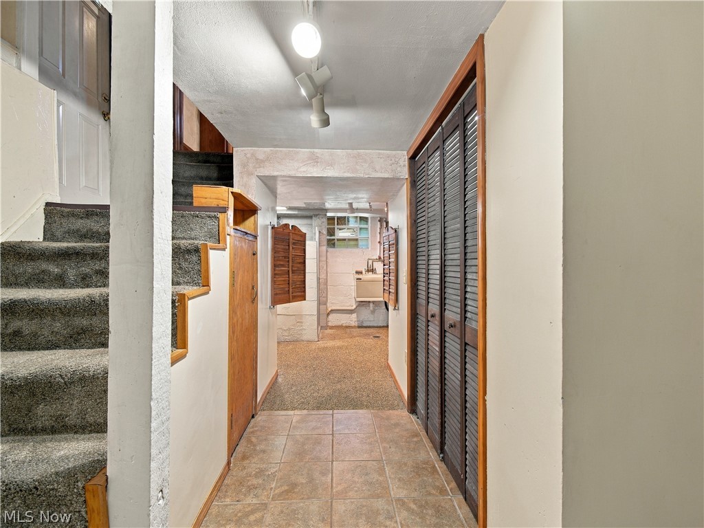 979 Iona Avenue Property Photo 33