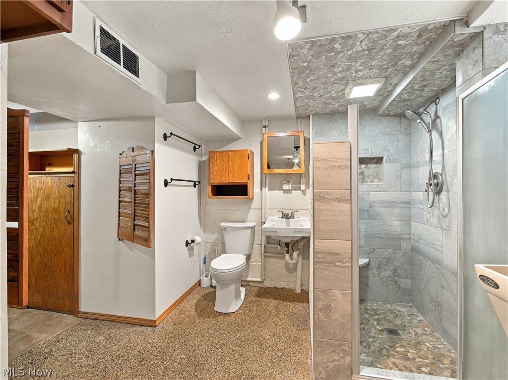 979 Iona Avenue Property Photo 35