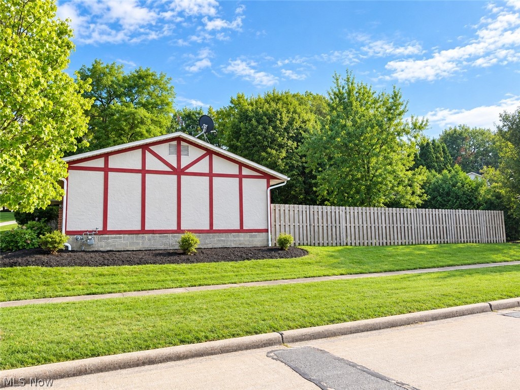 5646 Vista Circle Property Photo 3