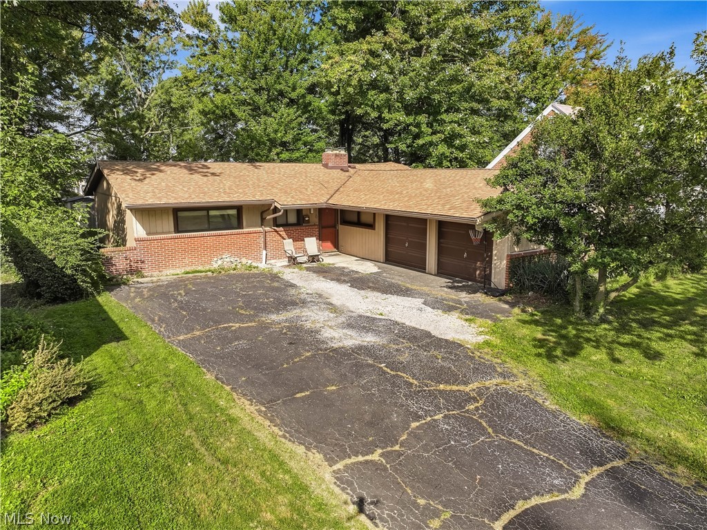 110 E 252nd Street Property Photo 1
