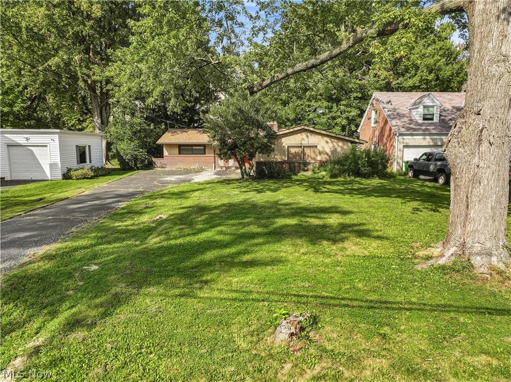 110 E 252nd Street Property Photo 7