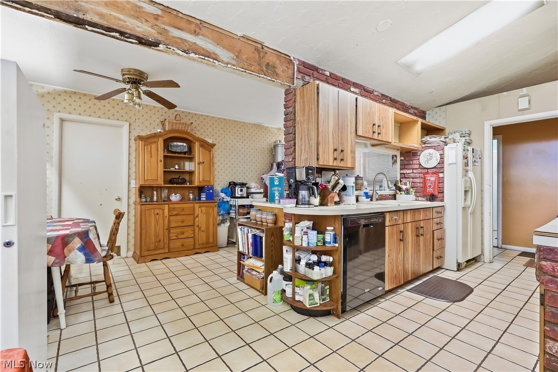 110 E 252nd Street Property Photo 20