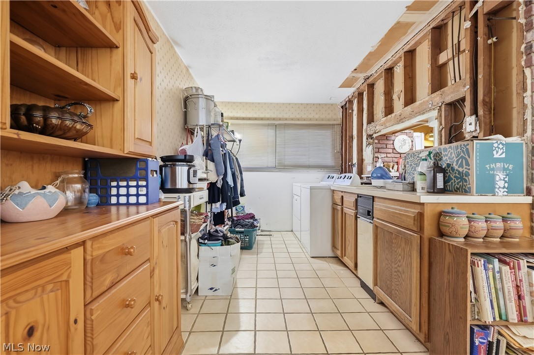 110 E 252nd Street Property Photo 22