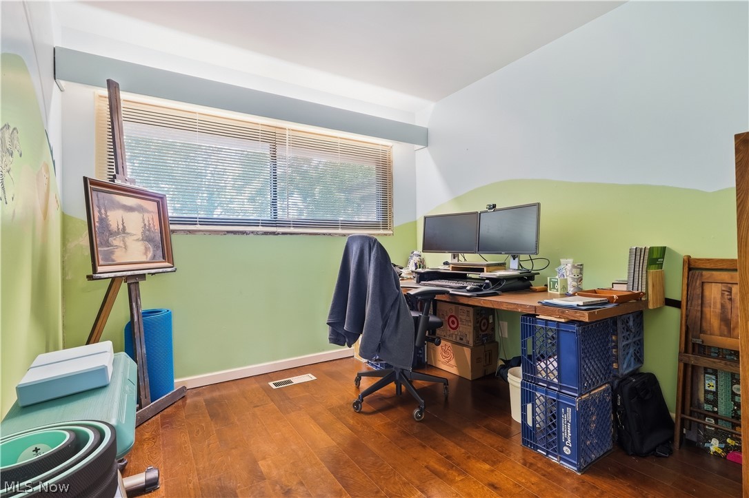 110 E 252nd Street Property Photo 32