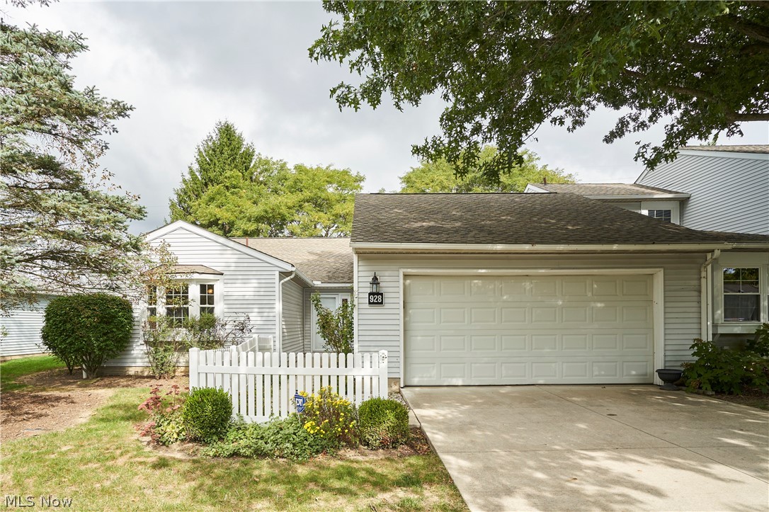 928 Sturbridge Drive Property Photo 1