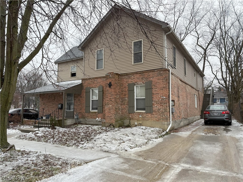 140 School Street Property Photo 1