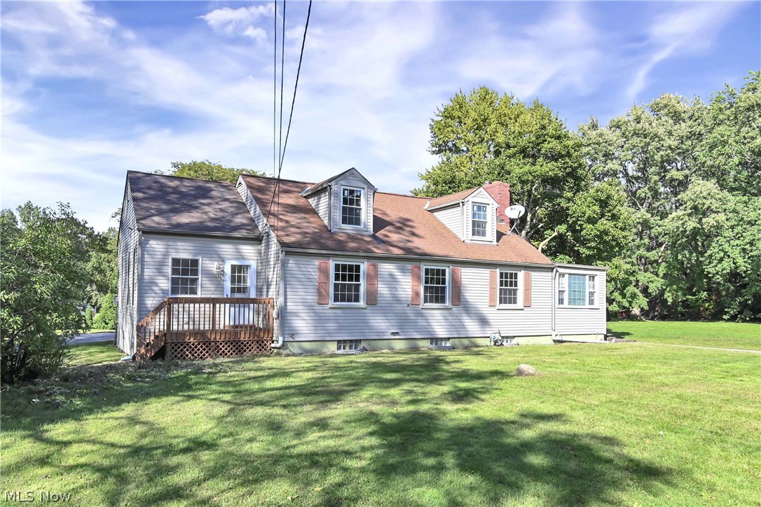 9327 Lake Shore Boulevard Property Photo 6