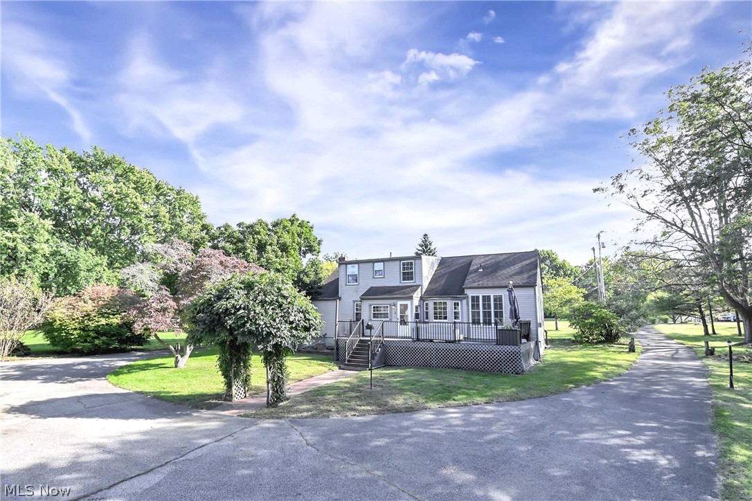 9327 Lake Shore Boulevard Property Photo 12