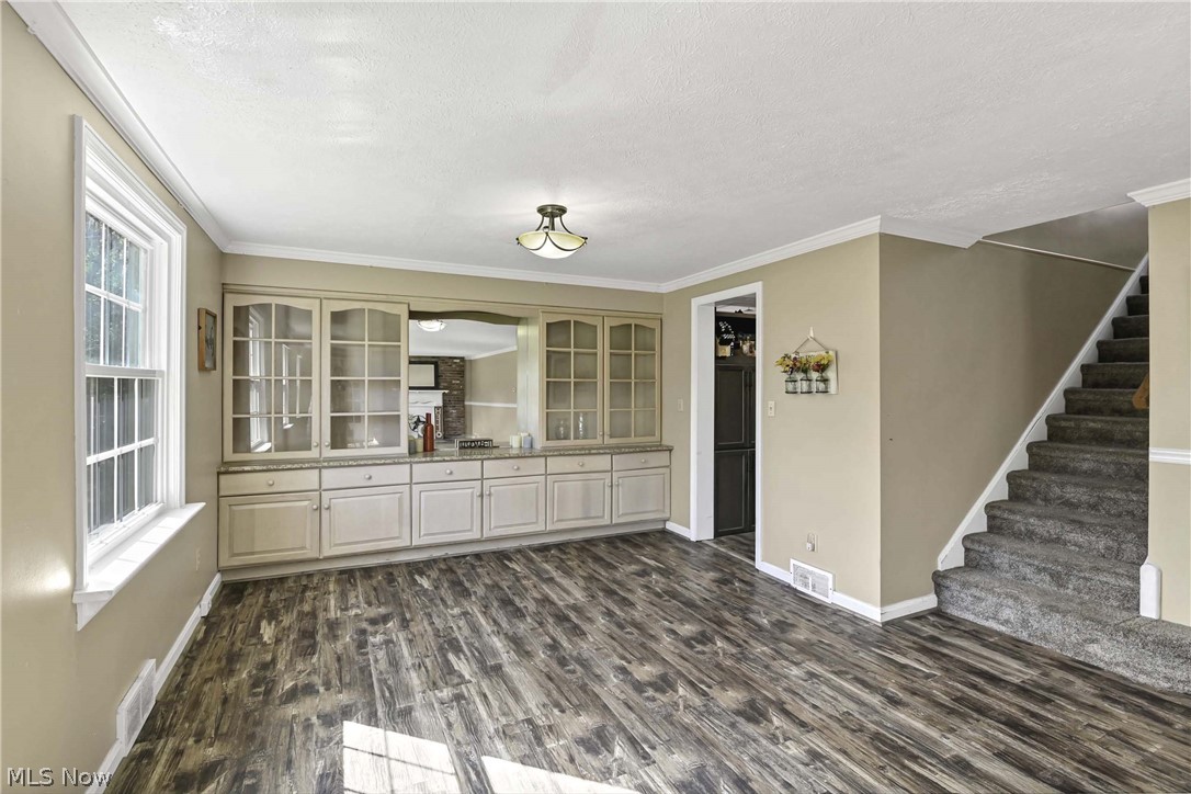 9327 Lake Shore Boulevard Property Photo 21