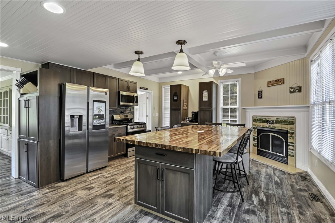 9327 Lake Shore Boulevard Property Photo 22