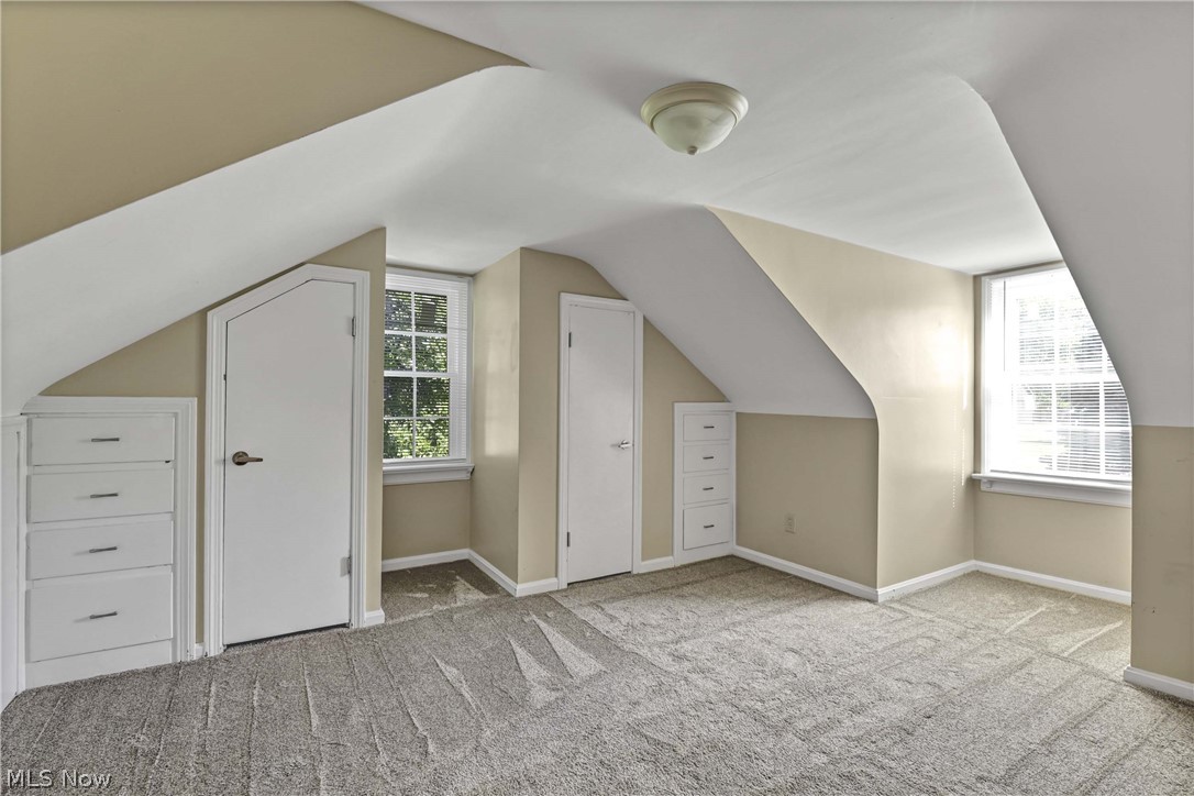 9327 Lake Shore Boulevard Property Photo 33