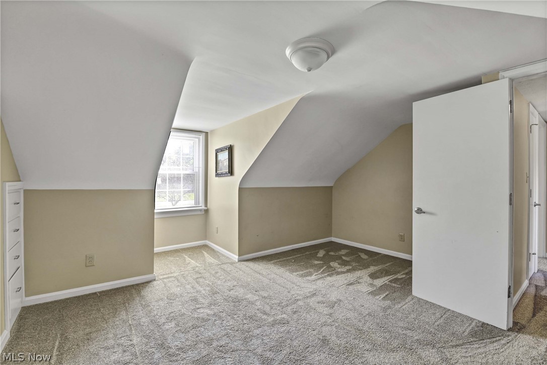 9327 Lake Shore Boulevard Property Photo 35