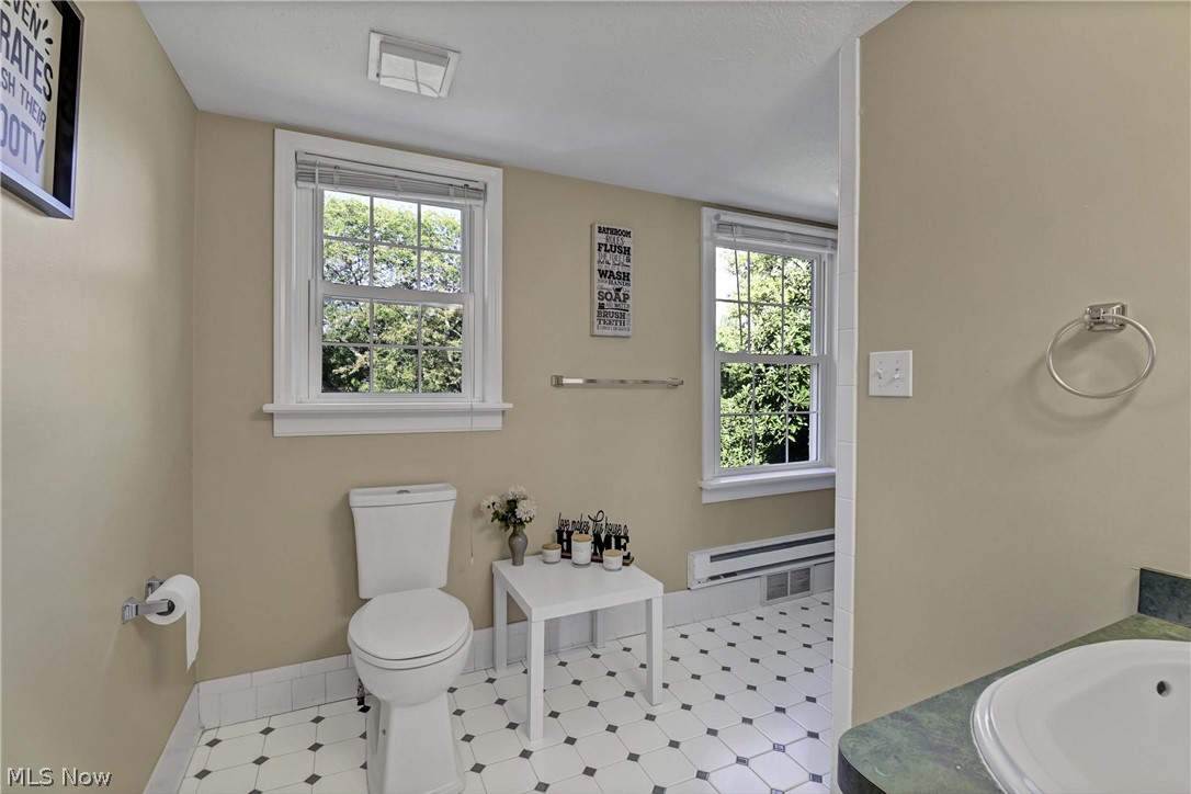 9327 Lake Shore Boulevard Property Photo 36