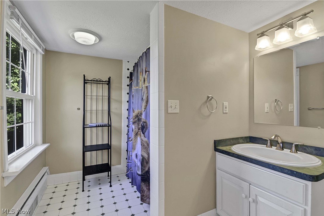 9327 Lake Shore Boulevard Property Photo 37