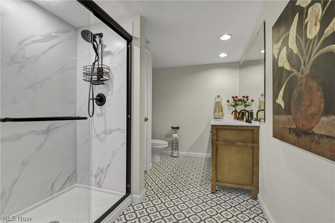 9327 Lake Shore Boulevard Property Photo 44