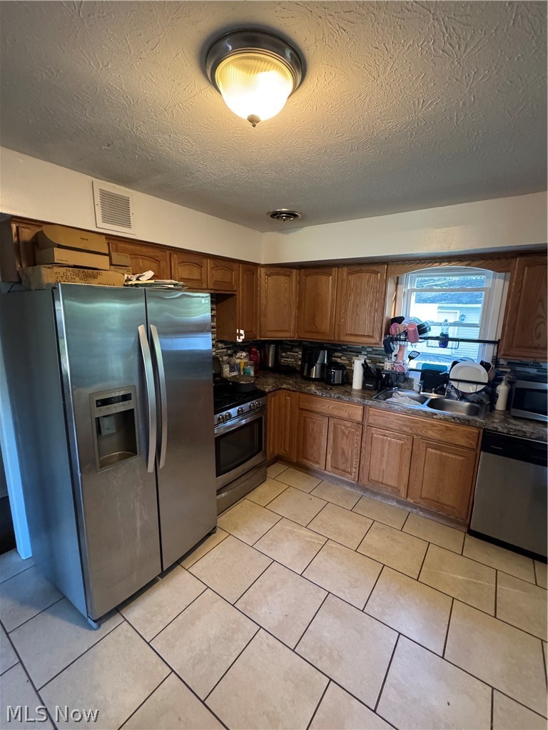 20704 Gardenview Drive Property Photo 4