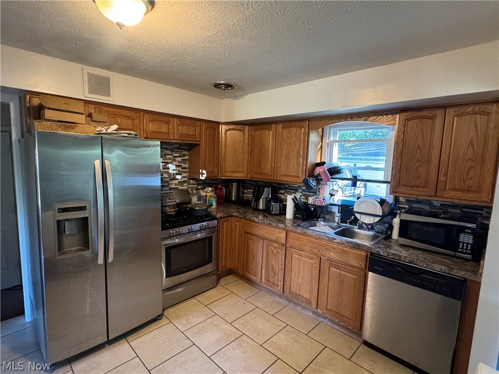 20704 Gardenview Drive Property Photo 5