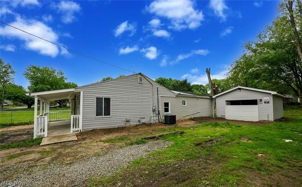 916 Abington Road Property Photo 4