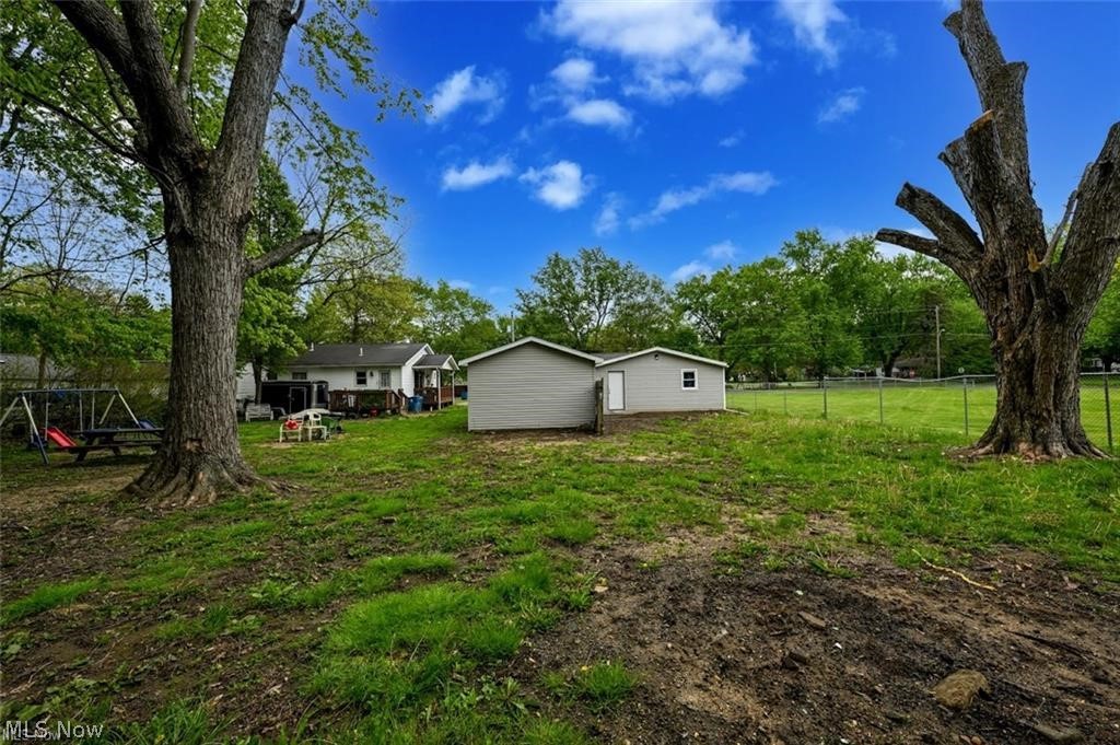 916 Abington Road Property Photo 7