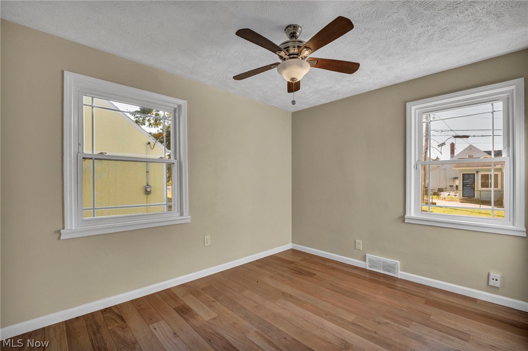 24940 Devoe Avenue Property Photo 7