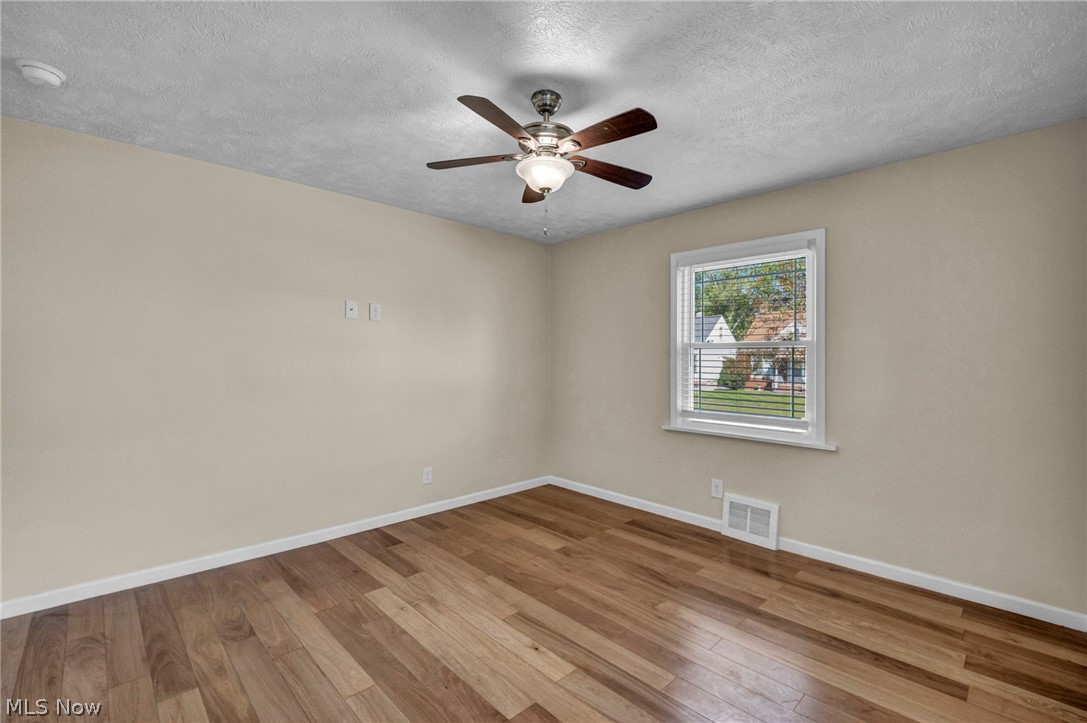 24940 Devoe Avenue Property Photo 8