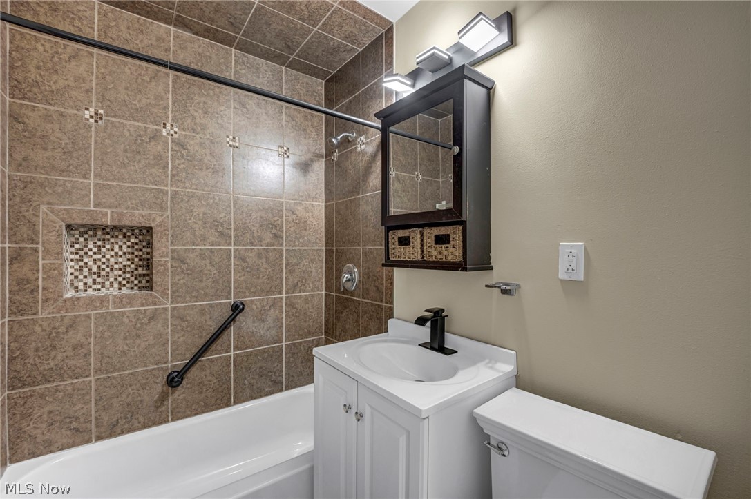 24940 Devoe Avenue Property Photo 9