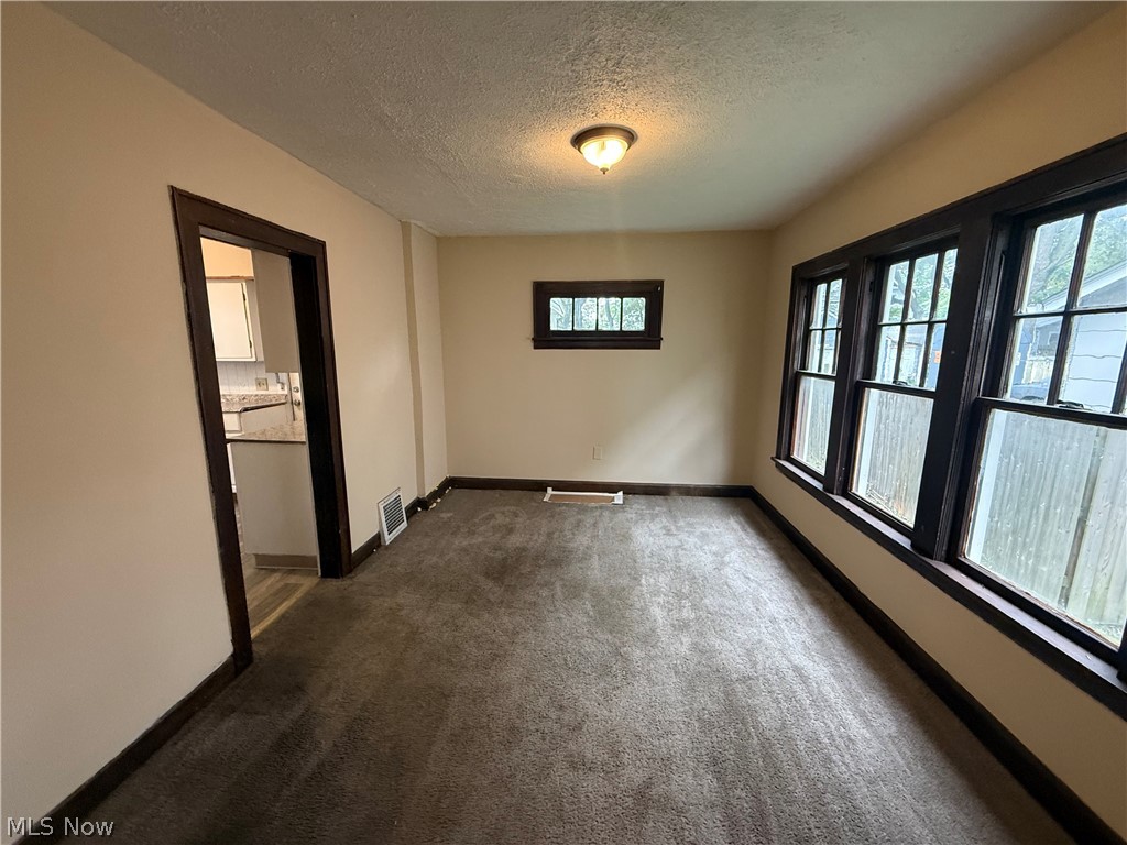130 E Emerling Avenue Property Photo 5