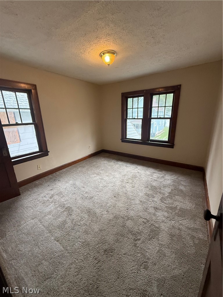 130 E Emerling Avenue Property Photo 9