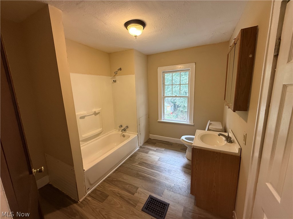 130 E Emerling Avenue Property Photo 13