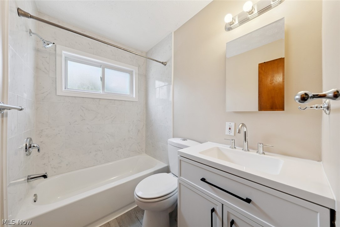 215 Dalepark Drive 5 Property Photo 17
