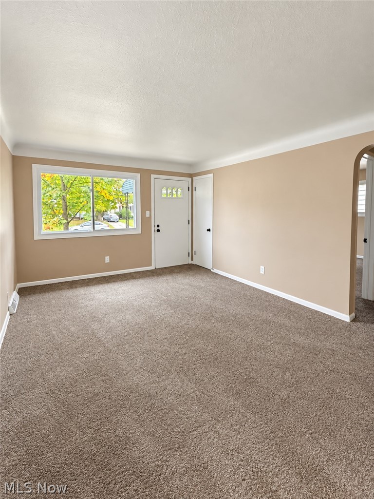 14209 Brunswick Avenue Property Photo 3