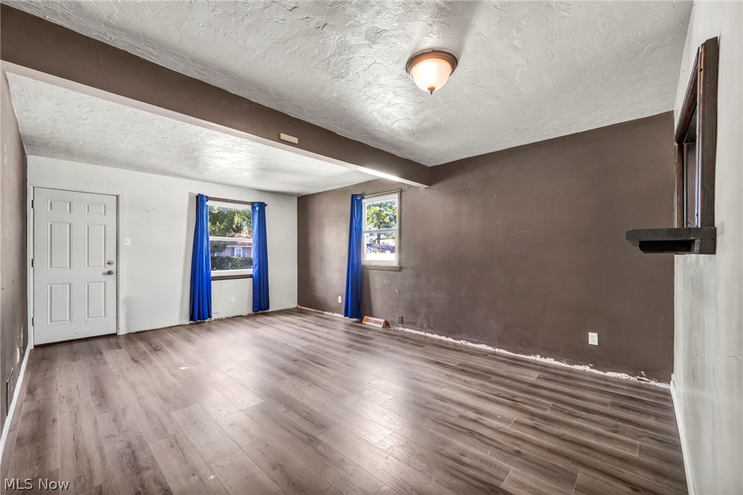 318 Longson Avenue Property Photo 6